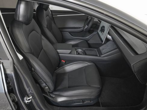 Used 2025 Tesla Model 3 Long Range image 9