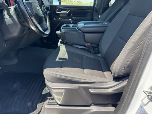 Used 2024 Chevrolet Silverado 2500 LT AWD/4WD image 16