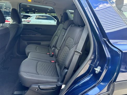 Used 2025 Nissan Pathfinder SV FWD image 13