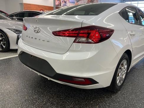 Used 2019 Hyundai Elantra SE w/ Cargo Package image 38