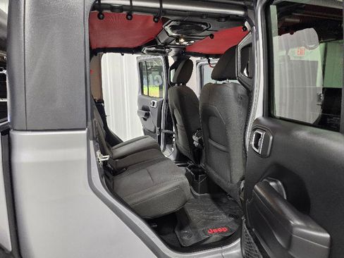 Used 2020 Jeep Gladiator Sport w/ Quick Order Package 24S image 11