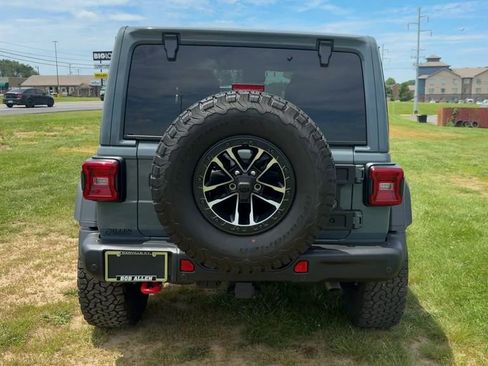 Used 2025 Jeep Wrangler Unlimited Rubicon w/ XTREMEE 35" Tire Package AWD/4WD image 6