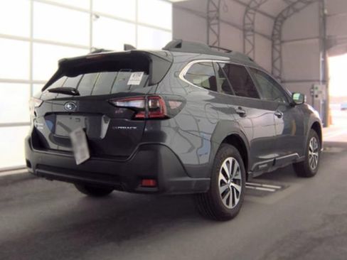 Used 2025 Subaru Outback Premium AWD/4WD image 33