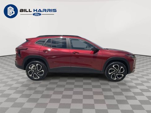 Used 2024 Chevrolet Trax RS FWD image 4