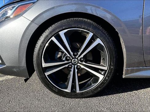 Certified 2021 Nissan Sentra SR w/ SR Premium Package image 7