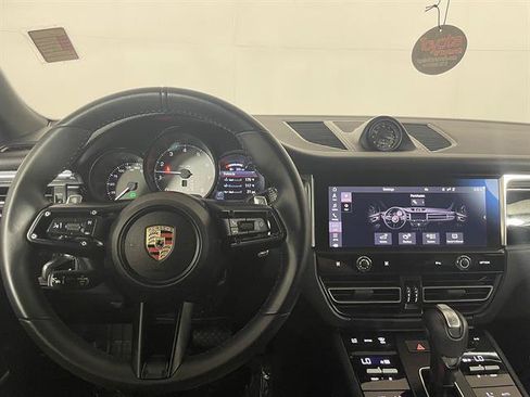 Used 2025 Porsche Macan S AWD/4WD image 16