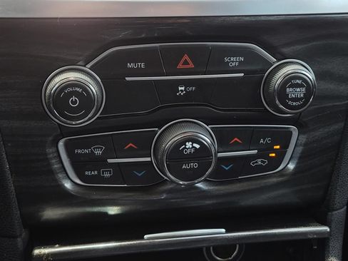 Used 2019 Chrysler 300 Touring w/ Sport Appearance Package RWD image 22