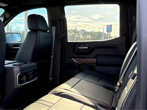 Used 2020 Chevrolet Silverado 1500 High Country w/ Technology Package image 19