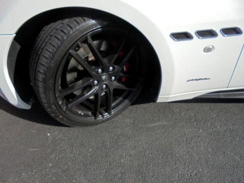 Used 2017 Maserati GranTurismo Sport image 27