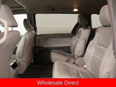 Used 2016 Toyota Sienna XLE image 25