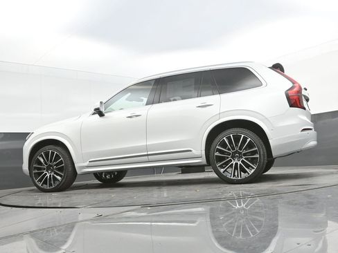 New 2026 Volvo XC90 B6 Plus w/ Protection Package Premier AWD/4WD image 32