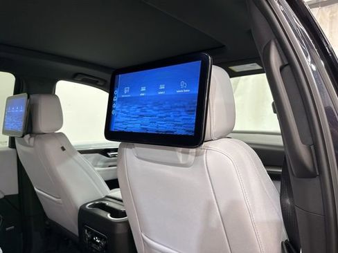 New 2026 Chevrolet Suburban Premier AWD/4WD image 17