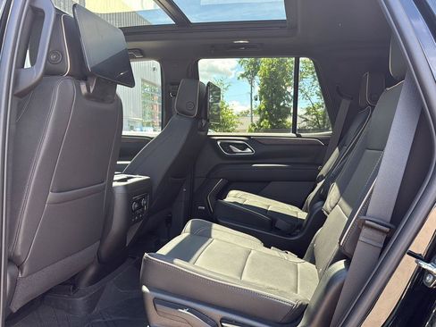 Used 2023 Chevrolet Tahoe Premier w/ Advanced Technology Package AWD/4WD image 10
