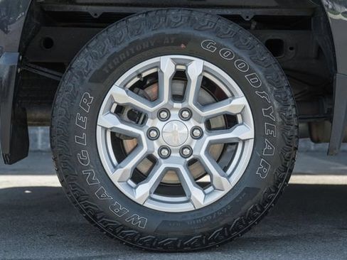 Used 2023 Chevrolet Silverado 1500 LT w/ Z71 Off-Road Package AWD/4WD image 24