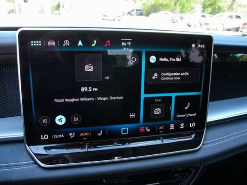 Certified 2025 Volkswagen Tiguan SE image 22