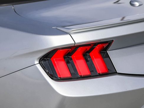 Used 2024 Ford Mustang Premium image 9