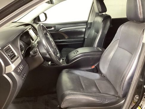 Used 2017 Toyota Highlander Limited Platinum AWD/4WD image 9
