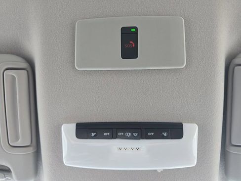 New 2025 Nissan Versa SR image 7