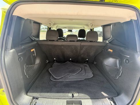 Used 2017 Jeep Renegade Altitude FWD image 17