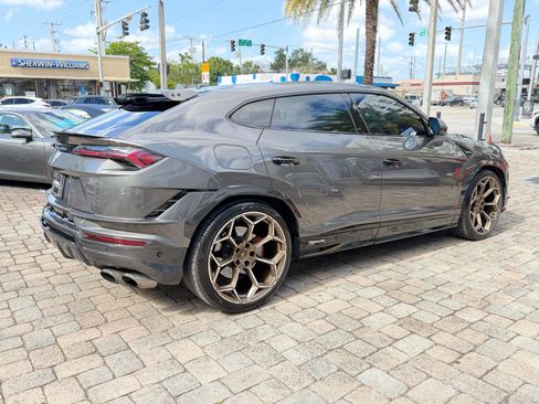 Used 2024 Lamborghini Urus Performante AWD/4WD image 14