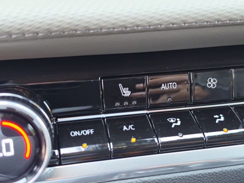 New 2027 Chevrolet Equinox LT w/ Convenience Package II FWD image 30