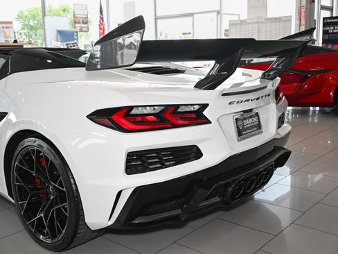 New 2026 Chevrolet Corvette ZR1 w/ ZR1 Carbon Fiber Aero Package image 17