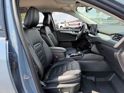 Certified 2024 Ford Escape Platinum w/ Premium Technology Package AWD/4WD image 15