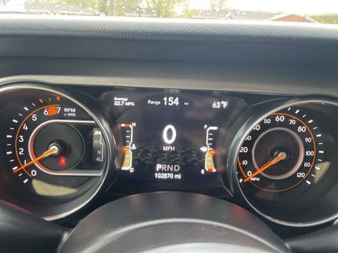 Used 2019 Jeep Wrangler Unlimited Sahara AWD/4WD image 22
