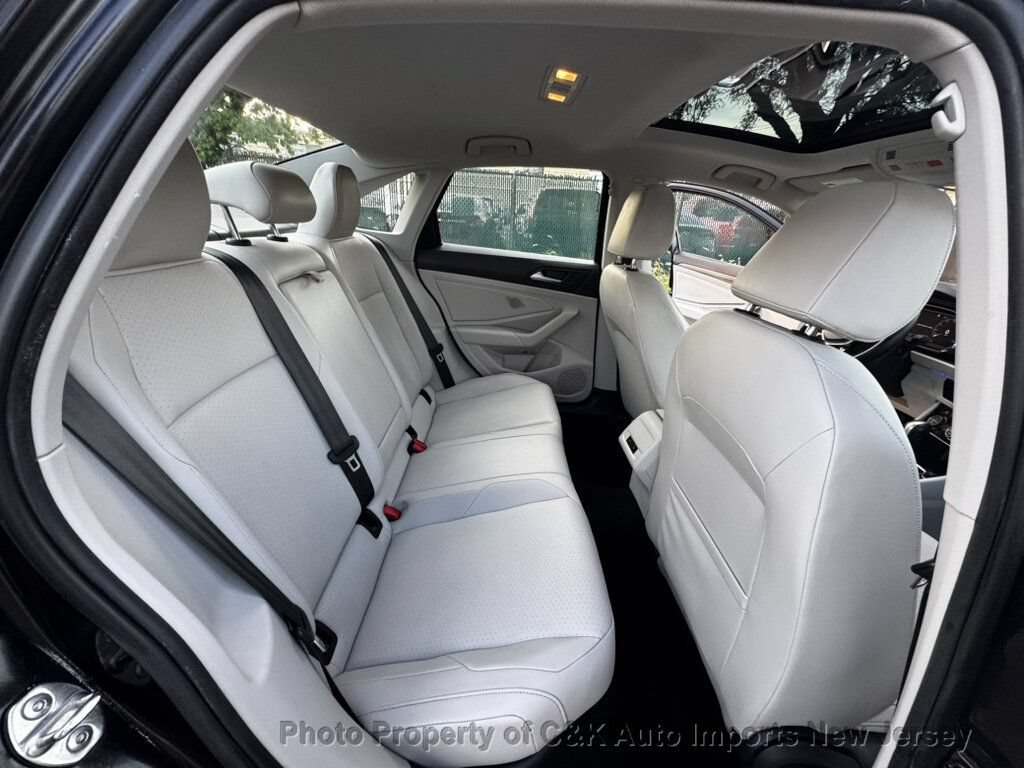 Used 2019 Volkswagen Jetta SEL w/ Cold Weather Package FWD image 26