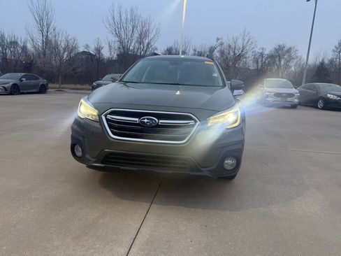 Used 2018 Subaru Outback 2.5i Limited image 1