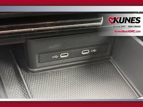 Used 2025 Volkswagen Atlas SE FWD image 34