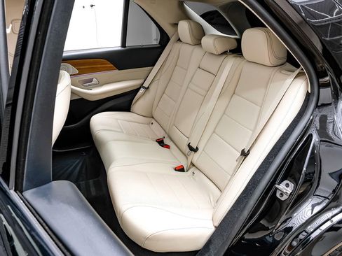 Used 2022 Mercedes-Benz GLE 350 4MATIC w/ AMG Line Exterior image 33