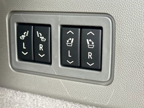 Used 2024 Cadillac XT6 Premium Luxury image 12