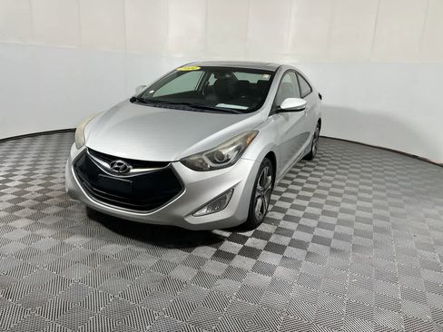 Used 2014 Hyundai Elantra w/ Option Group 2 FWD image 4