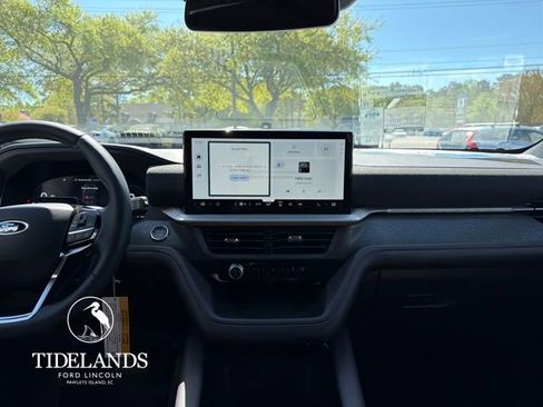 New 2026 Ford Explorer Platinum image 21