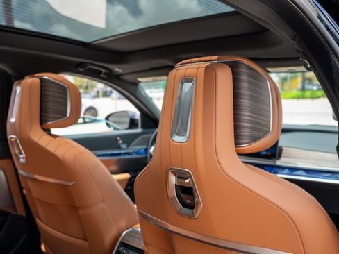 Used 2023 BMW 740i w/ Parking Assistance Package image 25