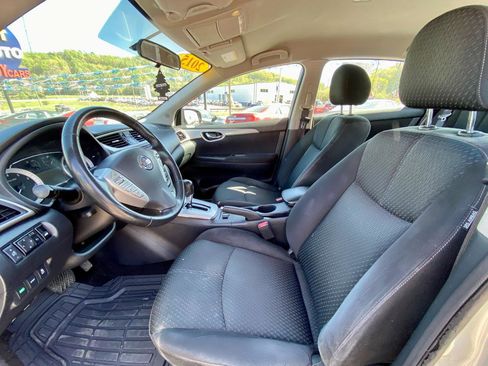 Used 2015 Nissan Sentra SR FWD image 11