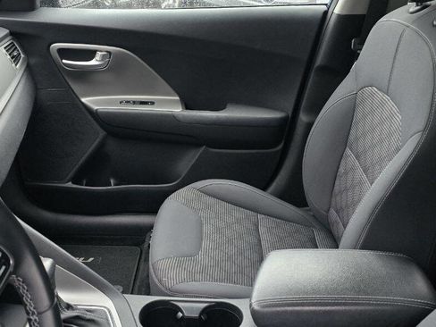 Used 2019 Kia Niro LX image 18