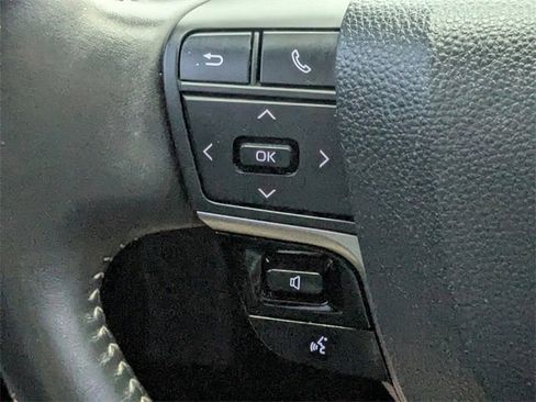 Used 2025 Toyota Camry SE image 25