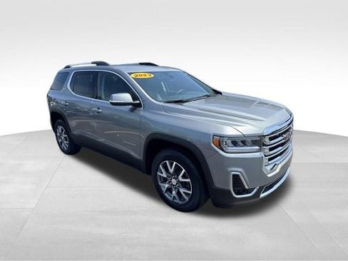 Used 2023 GMC Acadia SLT AWD/4WD image 3