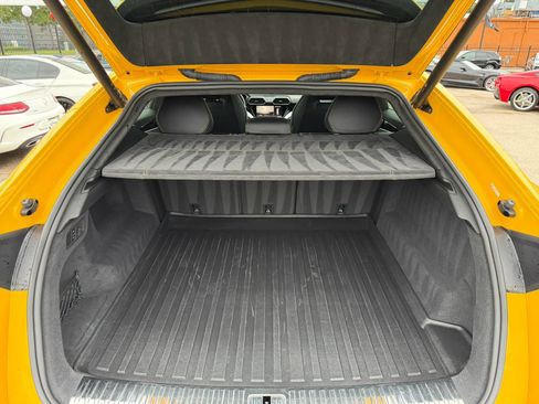 Used 2022 Lamborghini Urus AWD/4WD image 48