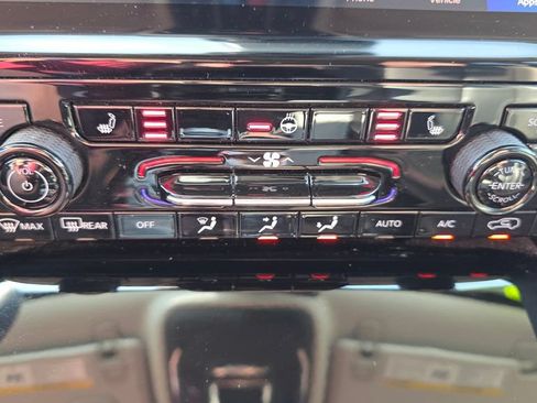 Used 2023 Jeep Grand Cherokee Limited AWD/4WD image 40