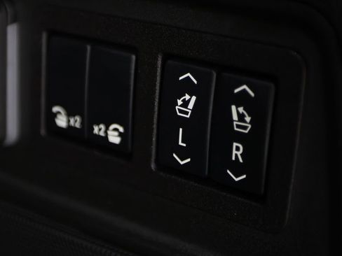 Used 2025 Cadillac Escalade V AWD/4WD image 14
