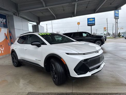 New 2025 Chevrolet Equinox EV RS FWD image 6