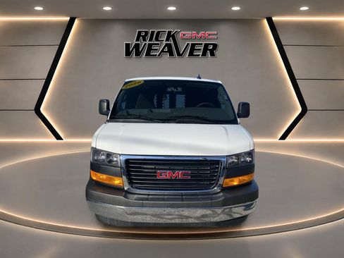 Used 2025 GMC Savana 2500 w/ Driver Convenience Package RWD image 9