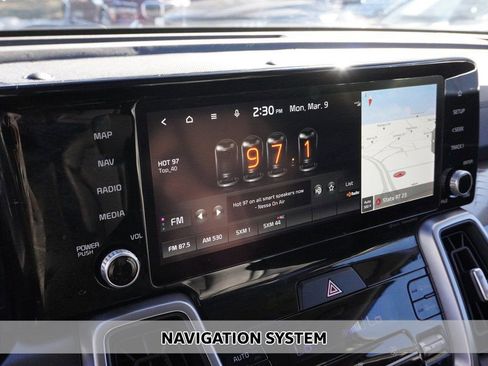 Used 2022 Kia Sorento S w/ Panoramic Sunroof Package image 3