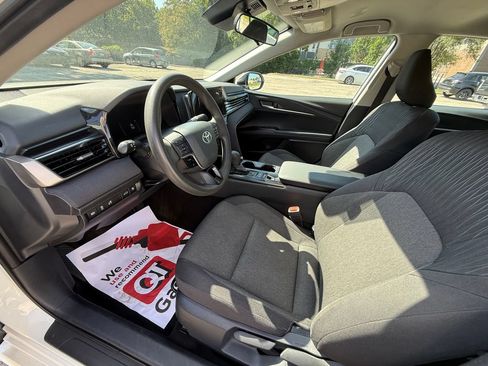 Used 2025 Toyota Camry LE FWD image 14