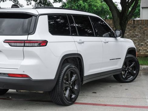 Used 2023 Jeep Grand Cherokee L Laredo RWD image 17