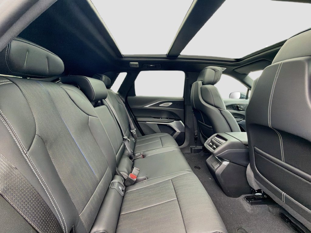 Used 2026 Cadillac Lyriq Signature Luxury w/ LPO, Premium Carpet Package AWD/4WD image 29