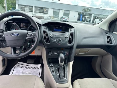 Used 2017 Ford Focus SE w/ Interior Protection Package FWD image 13